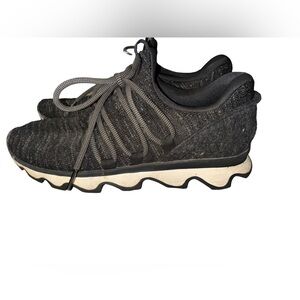 SOREL Women's Kinetic Lace Sneaker Size 9.5 Heather Black Athletic Shoe Comfy